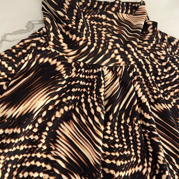 ST. JOHN SPORT Mock Neck Long Sleeve Psychedelic Design Brown Tan Petite XSMALL - Picture 7 of 16